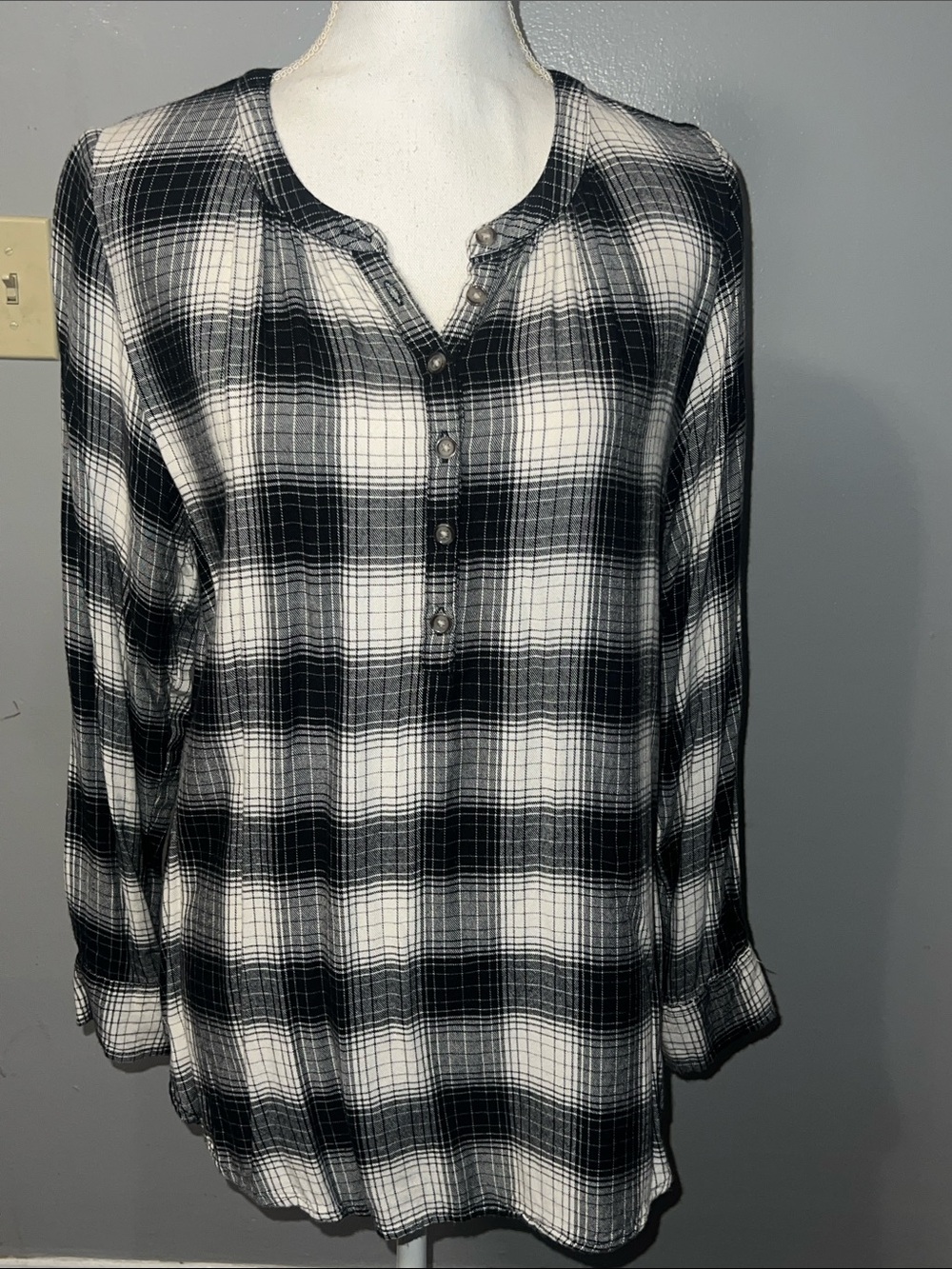 Universal Thread Black & White Plaid Henley Shirt